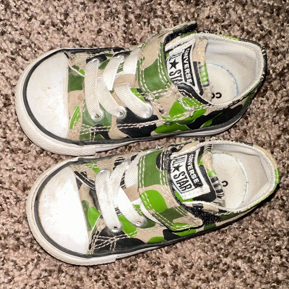 Toddler converse size 5-6